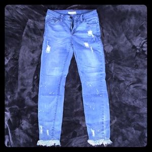 Ripped skinny jeans/ ankle crop